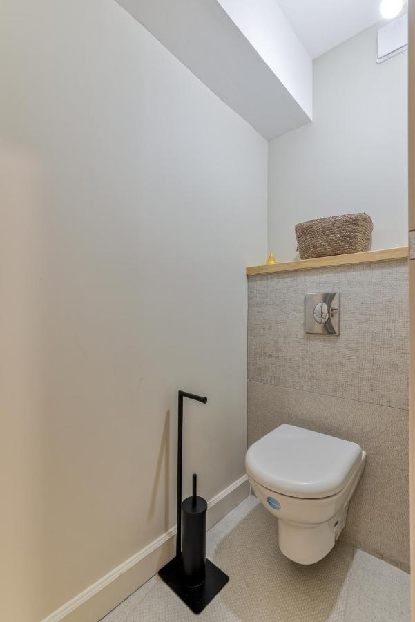 Les Gites De Laure - O Lit Divin, Instant De Volupte, Balneo Sauna, Climatisation, Netflix, 160M De La Cite Medievale Carcassonne Exterior photo